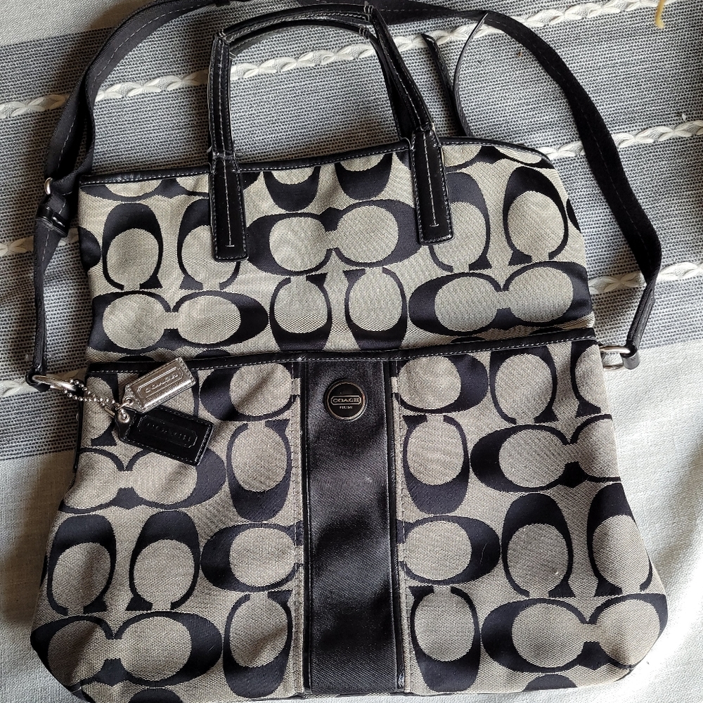 Authentic Coach bag in excellent used condition!